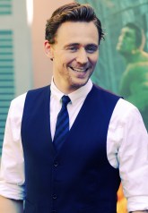 Tom_Hiddleston blauw