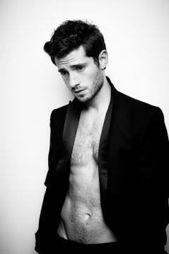 julian-morris-shirtless