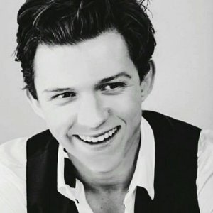 https://twitter.com/abouttomholland tom-holland-2